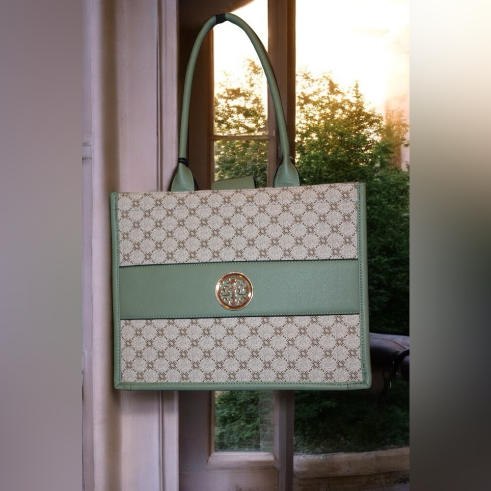 Deluxity Los Angeles Tote - NWT